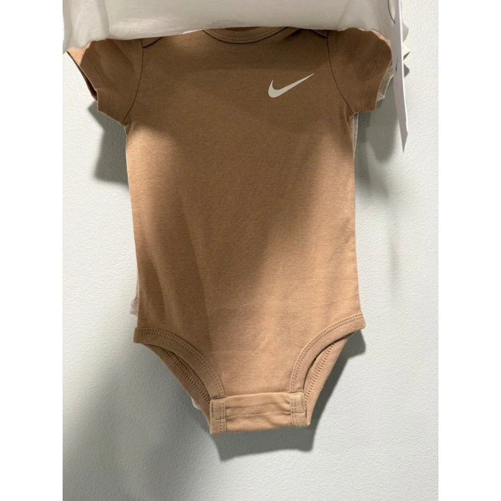 Nike Infant 3-Pack Bodysuits White Tan Oatmeal 18M 66K647-W67